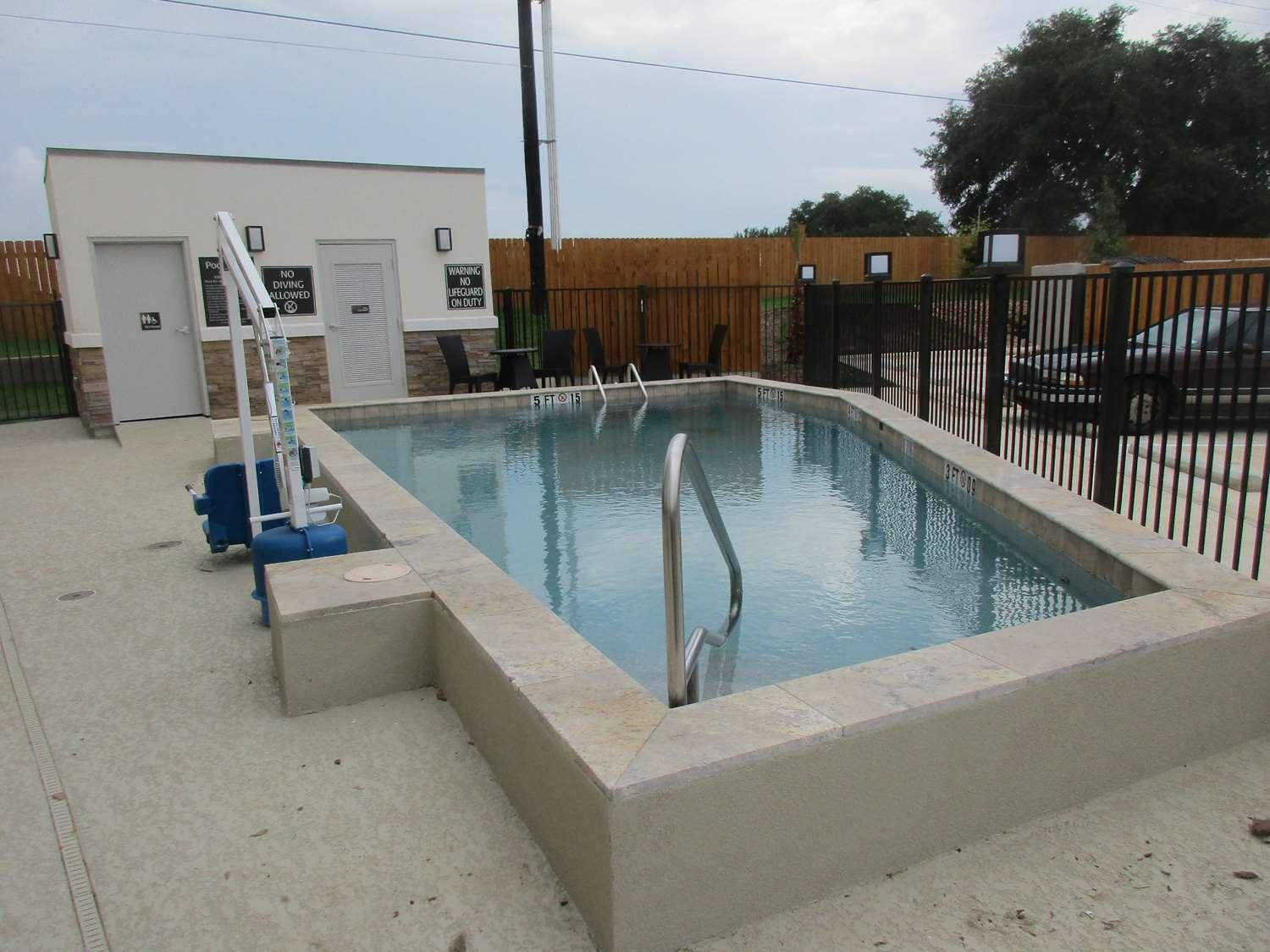 Best Western Green Oaks Inn La Vernia Buitenkant foto